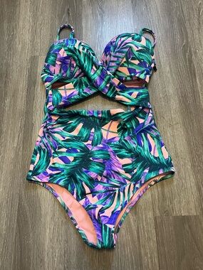 Colorful Tropical Leaf One-Piece Swimsuit - Pink & Green